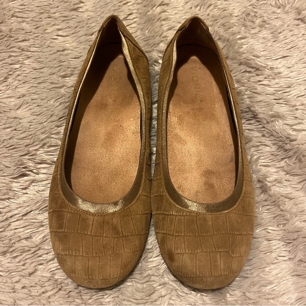 Vionic Anita Tan Croc Suede ballet flat 8